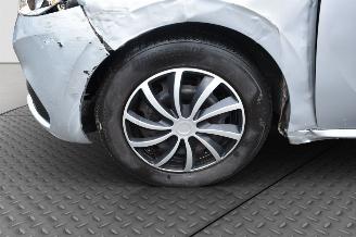 Peugeot 208 1.2 VVTI picture 17