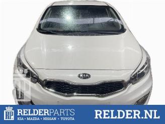 Vrakbiler auto Kia Cee d Cee'd (JDB5), Hatchback 5-drs, 2012 / 2018 1.4 CRDi 16V 2015/1