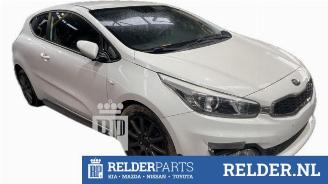 Kia Cee d Cee'd (JDB5), Hatchback 5-drs, 2012 / 2018 1.4 CRDi 16V picture 8