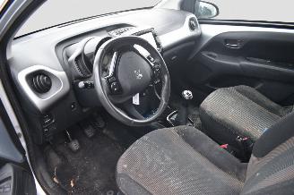 Peugeot 108 1.2 VTI     ONLY FOR PARTS picture 9