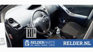 Toyota Yaris Yaris II (P9), Hatchback, 2005 / 2014 1.0 12V VVT-i picture 10