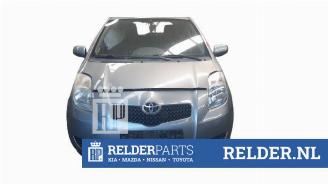 Coche siniestrado Toyota Yaris Yaris II (P9), Hatchback, 2005 / 2014 1.3 16V VVT-i 2006/7