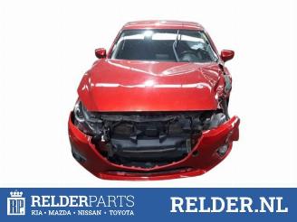 Coche siniestrado Mazda 3 3 (BM/BN), Hatchback, 2013 / 2019 1.5 Skyactiv-G 100 16V 2016/2
