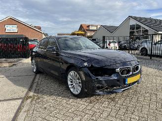 Auto incidentate BMW 3-serie 320i Efficient Dynamics Edition High Executive 2013/9