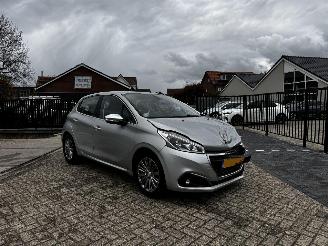 Voiture accidenté Peugeot 208 1.2 Allure 26.169 KM !! 2017/1