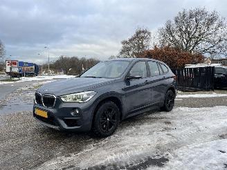 krockskadad bil auto BMW X1 XDRIVE20I AUT LEDER 2017/8