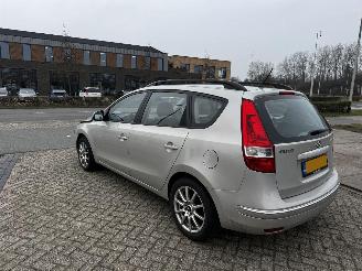 Hyundai I-30 CW 1.6i Style  1ST OWNER !! CLIMA picture 4