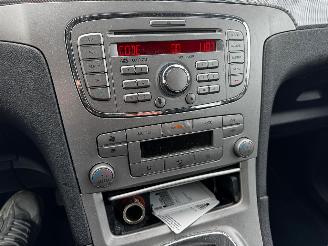 Peugeot 208 1.2 VTi Active picture 17