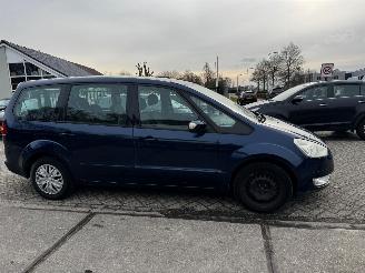Ford Galaxy 2.0-16V Trend picture 7