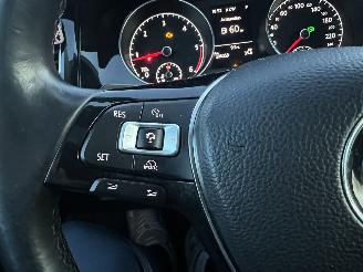 Volkswagen Golf 2.0 TDI Highline picture 20