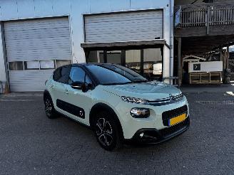 krockskadad bil auto Citroën C3 1.2 Puretech Feel 64.373 NIEUWE DISTRIBUTIERIEM!!! 2019/2