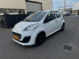 Peugeot 107 1.0 Access Accent Facelift picture 8
