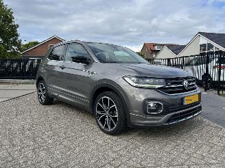 Vaurioauto  passenger cars Volkswagen T-Cross 1.0 TSI R Line Automaat !! 2019/10