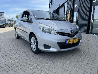  Toyota Yaris 1.3 VVT-i Aspiration 2013/3