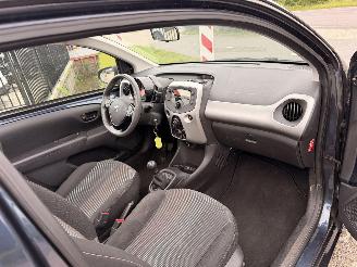 Peugeot 108 1.0 e-VTi active top cabrio picture 23