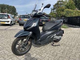 Piaggio Beverly 300 300 Beverly S HPE | 26.528 km!! picture 9