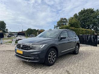 skadebil auto Volkswagen Tiguan 1.4 TSI eHybrid R-Line Business | 69.649 km!! 2022/12