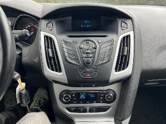 Ford Focus 1.0 EcoBoost Lease Trend motor kapot picture 23