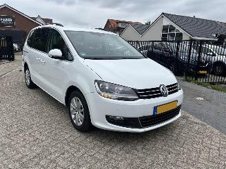 krockskadad bil auto Volkswagen Sharan 2.0 TDI Exclusive Series 2017/5
