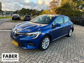 Vaurioauto  passenger cars Renault Clio 1.0 TCe Intens | 37.279 km!! 2019/12