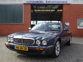 Auto incidentate Jaguar XJR 4.0 V8 Supercharged 363pk, Leer, Climate & Cruise 2002/4