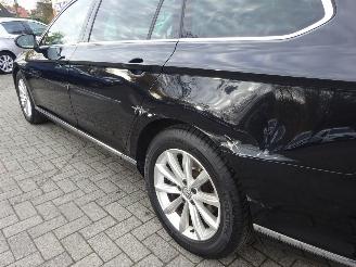 Volkswagen Passat Variant 1.6 TDI Highline, Panorama, Leer/alca, DAB+, Navi, 3 zone Airco picture 21
