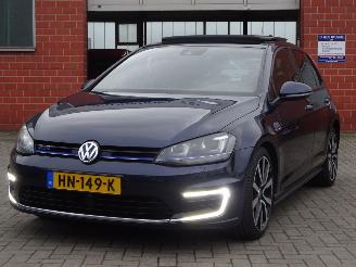 Volkswagen Golf GTE Pug-in Hybride 110kw, Panorama, Lane assist picture 2