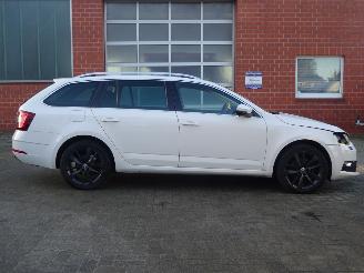 Skoda Octavia Style 2.0 TDI 110kw/150pk, Navi, Climate & Cruise, DAB+, Stoelverw. picture 6