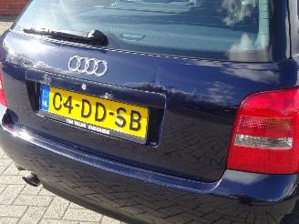 Audi A4 Avant 1.6 Advance 74kw, Navi, Climate & Cruise control, ZEER MOOI !! picture 9