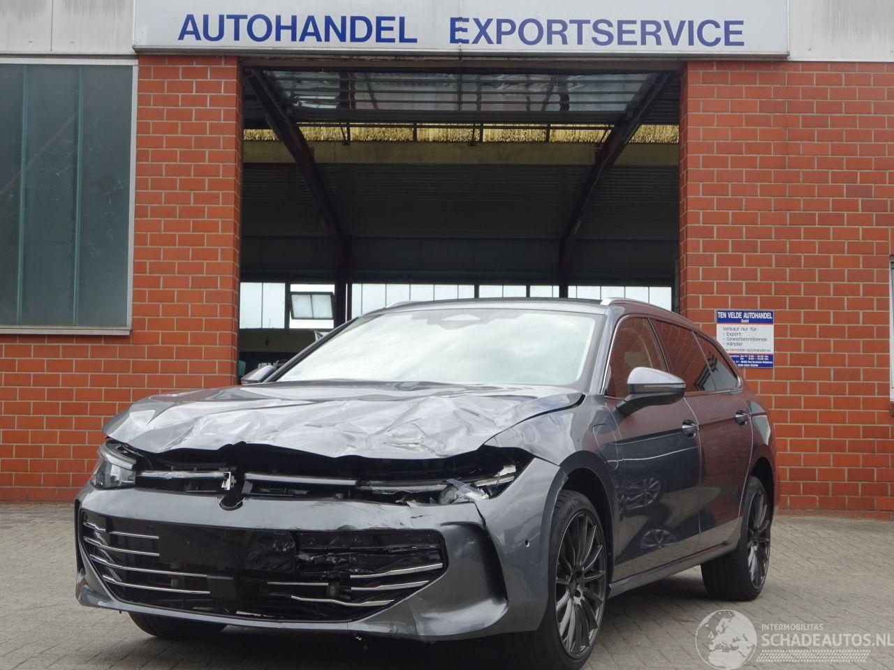 Volkswagen Passat Variant Elegance 1.5 E-Hybrid 200kw, Leer, DiGi, Harman Kardon