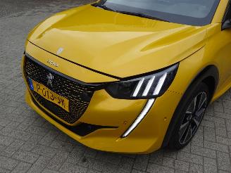Peugeot e-208 EV GT Pack 50 kWh, Panorama, Leer/alca, Navi, Climate & Cruise Control picture 6