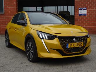 Peugeot e-208 EV GT Pack 50 kWh, Panorama, Leer/alca, Navi, Climate & Cruise Control picture 3