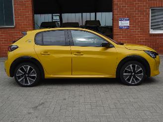 Peugeot e-208 EV GT Pack 50 kWh, Panorama, Leer/alca, Navi, Climate & Cruise Control picture 14