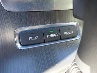 Volvo V-60 Momentum AWD Twin Engine, Leer 162kw Plug-in Hybride picture 17