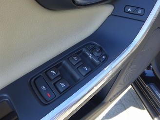 Volvo V-60 Momentum AWD Twin Engine, Leer 162kw Plug-in Hybride picture 14