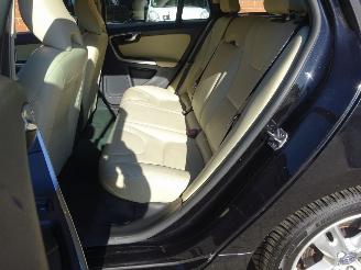 Volvo V-60 Momentum AWD Twin Engine, Leer 162kw Plug-in Hybride picture 11