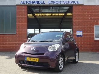 damaged passenger cars Toyota iQ IQ+ Comfort 1.0i Automaat, Airco, Stuurbekr, APK 2010/3