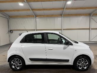 damaged passenger cars Renault Twingo R80 22kWh  E-Tech 60kW Equilibre  Airco 2022/12