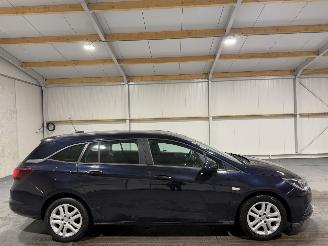 Damaged car Opel Astra ST 1.0 77kW Automaat Online Edition 2017/5
