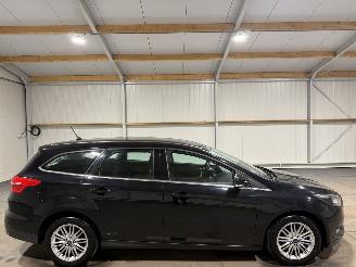 Vaurioauto  passenger cars Ford Focus 1.0Titanium 92kW Airco 2017/7