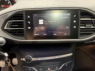 Peugeot 308 1.2PureTech 96kW Blue Lease Premium picture 30