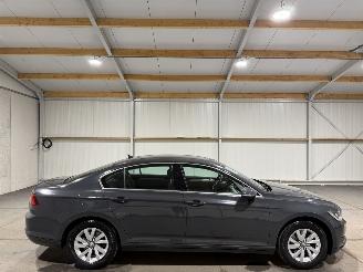 krockskadad bil auto Volkswagen Passat 1.4TSI 110kW ACT Business Edition 2015/9