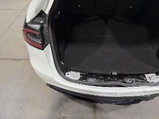 Tesla Model Y 75kWh Long Range RWD 258kW picture 23