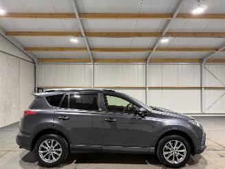 Vaurioauto  passenger cars Toyota Rav-4 2.5Hybrid 114kW Style Automaat 2017/7