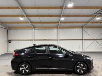 Auto incidentate Hyundai Ioniq 1.6GDi 77kW Automaat Schuifkantel Premium 2018/7