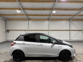 Unfallwagen Toyota Yaris 1.5Hybrid 55kW Automaat Dynamic Clima Camera 2019/10