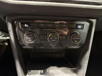 Volkswagen Tiguan 1.5TSI 110kW Automaat ACT Highline Business R picture 36