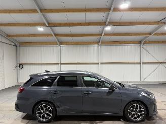 Vaurioauto  passenger cars Kia Ceed 1.5T-GDi MHEV 118kW Automaat GT-Line Edition 2021/2