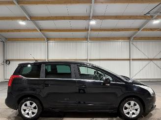 Vaurioauto  passenger cars Peugeot 5008 1.6VTi 88kW Blue Lease 2011/6