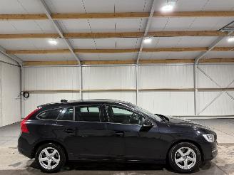 Unfallwagen Volvo V-60 1.6T3 110kW Airco Ocean Race 2015/4